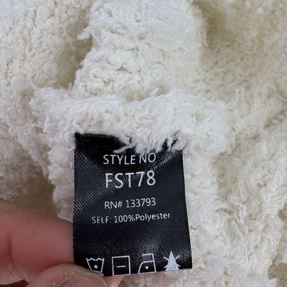 POL Clothing Women's Ivory Fuzzy Knit Crew Neck Sweater SZ Small Soft Oversized - Picture 8 of 9